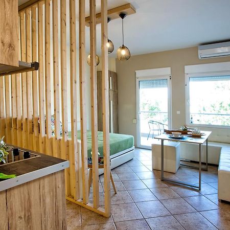 Golden Suites Ofrinion Luaran gambar