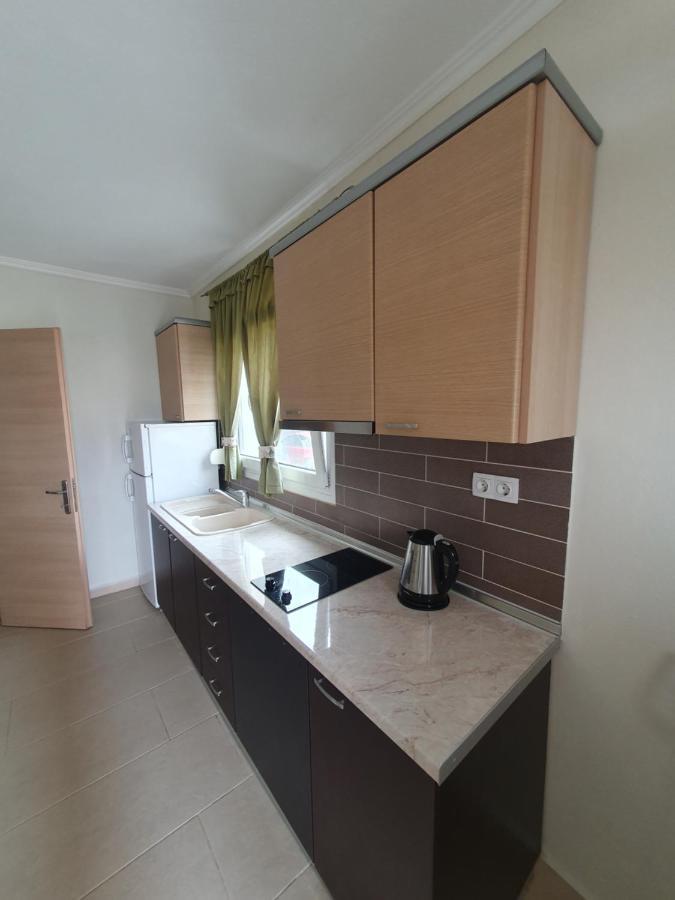 Golden Suites Ofrinion Luaran gambar