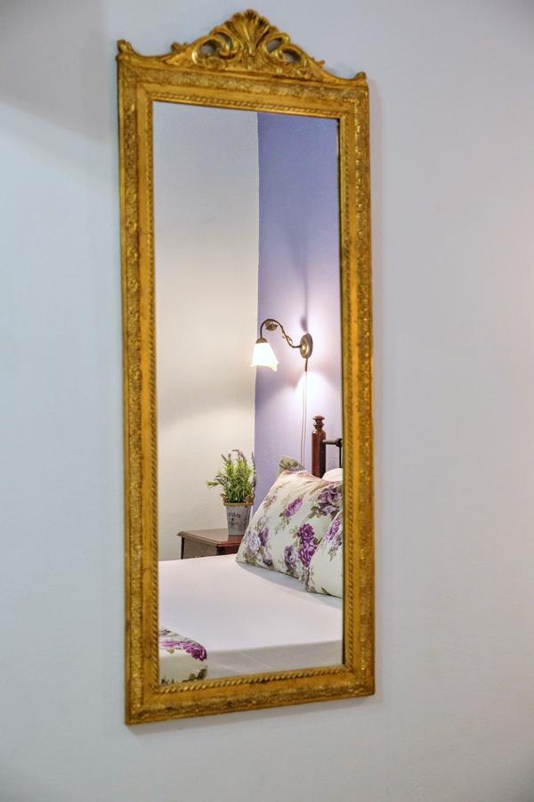 Golden Suites Ofrinion Luaran gambar