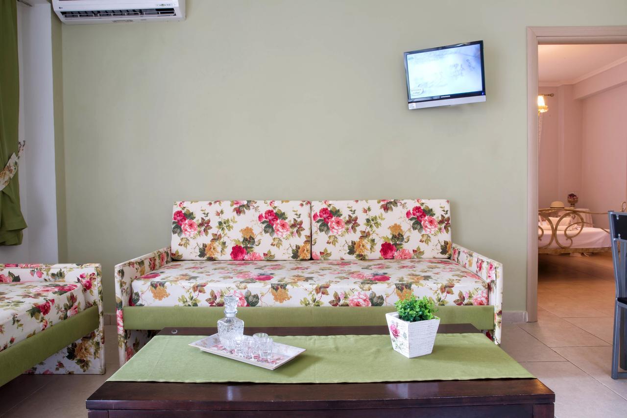 Golden Suites Ofrinion Luaran gambar