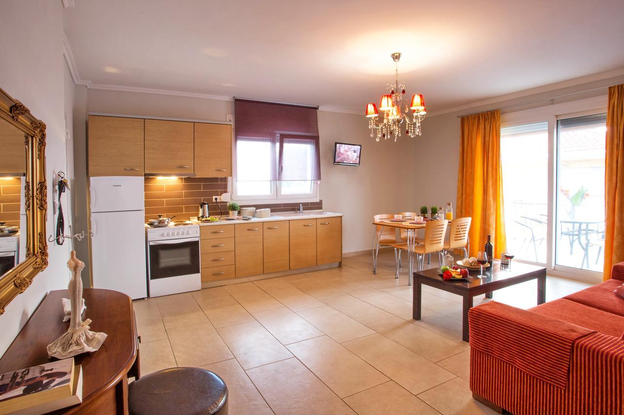 Golden Suites Ofrinion Luaran gambar