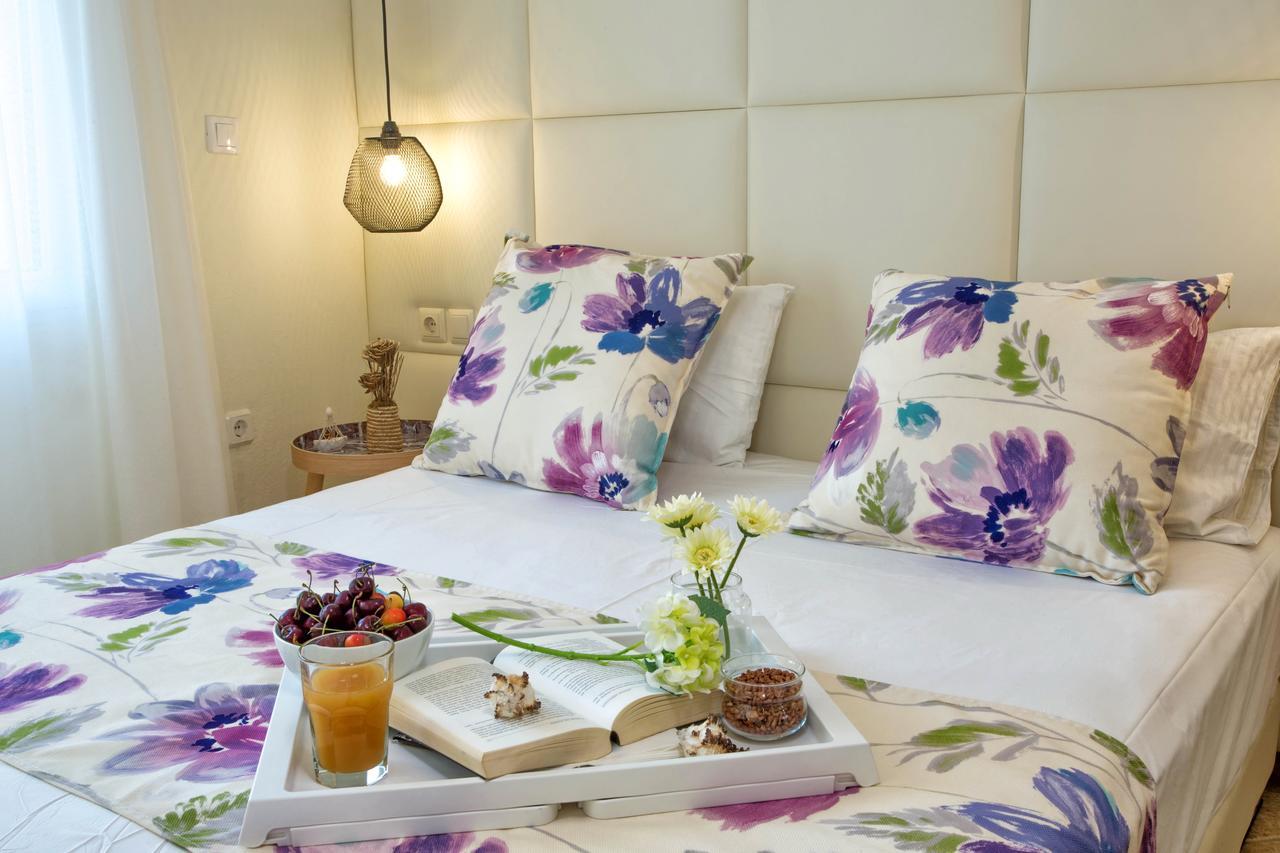 Golden Suites Ofrinion Luaran gambar