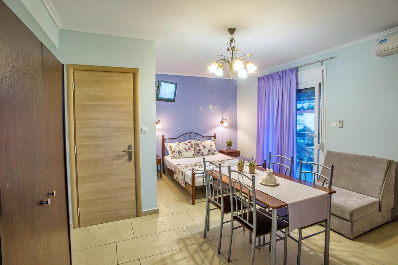 Golden Suites Ofrinion Luaran gambar