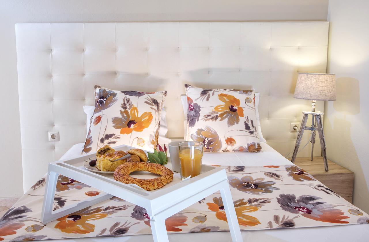 Golden Suites Ofrinion Luaran gambar