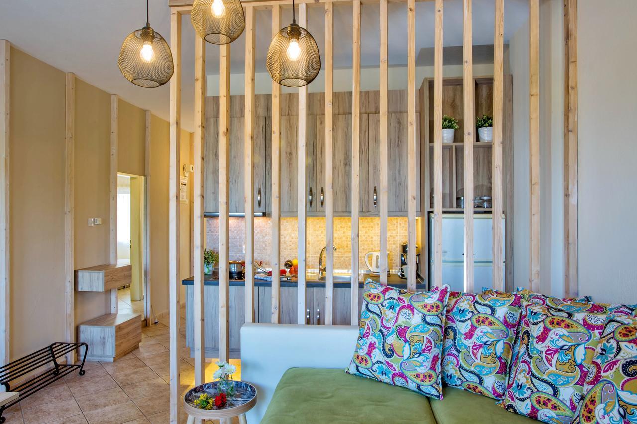 Golden Suites Ofrinion Luaran gambar