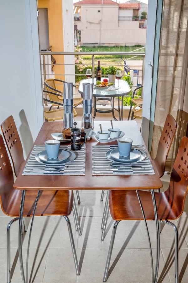 Golden Suites Ofrinion Luaran gambar