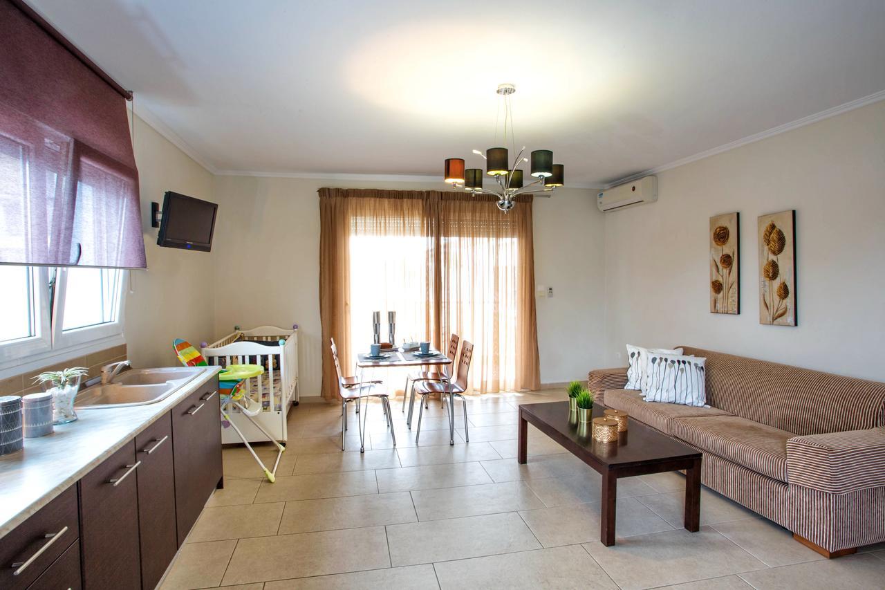 Golden Suites Ofrinion Luaran gambar