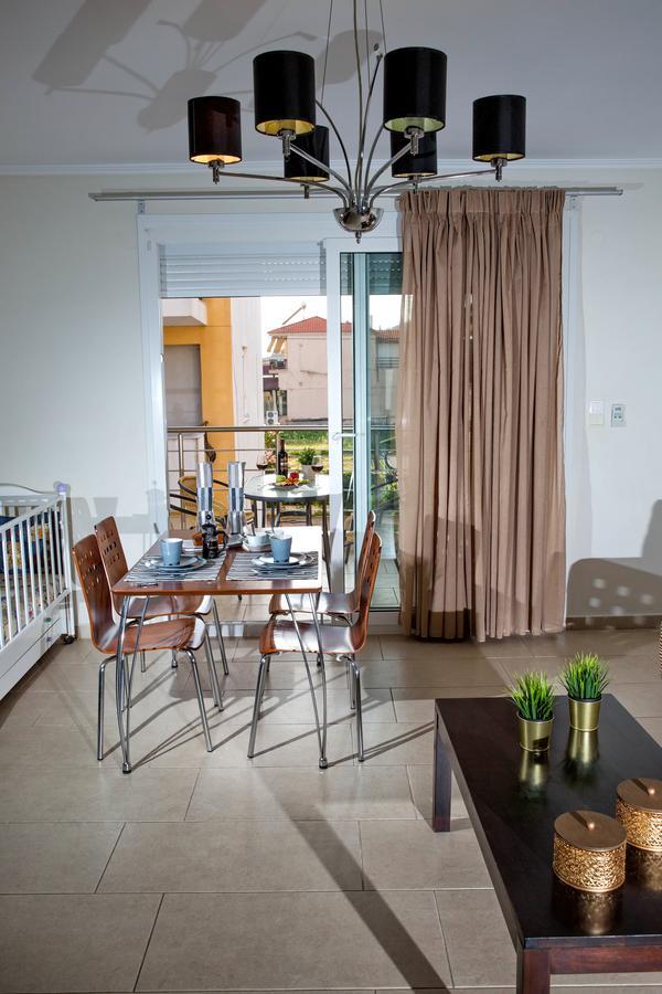 Golden Suites Ofrinion Luaran gambar