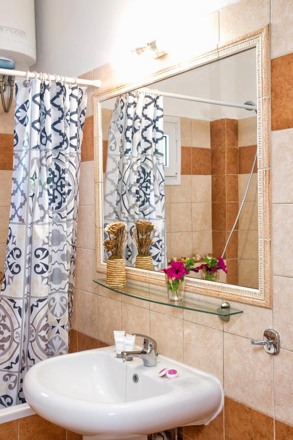 Golden Suites Ofrinion Luaran gambar