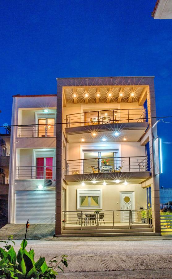 Golden Suites Ofrinion Luaran gambar